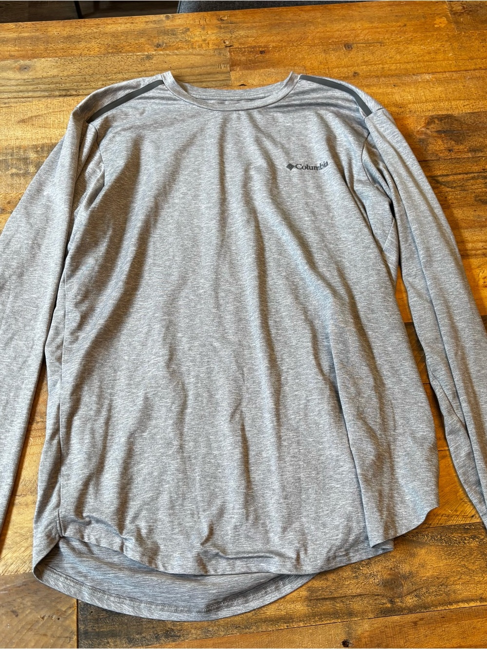 Columbia Light Gray Long-Sleeve Crew Neck Shirt